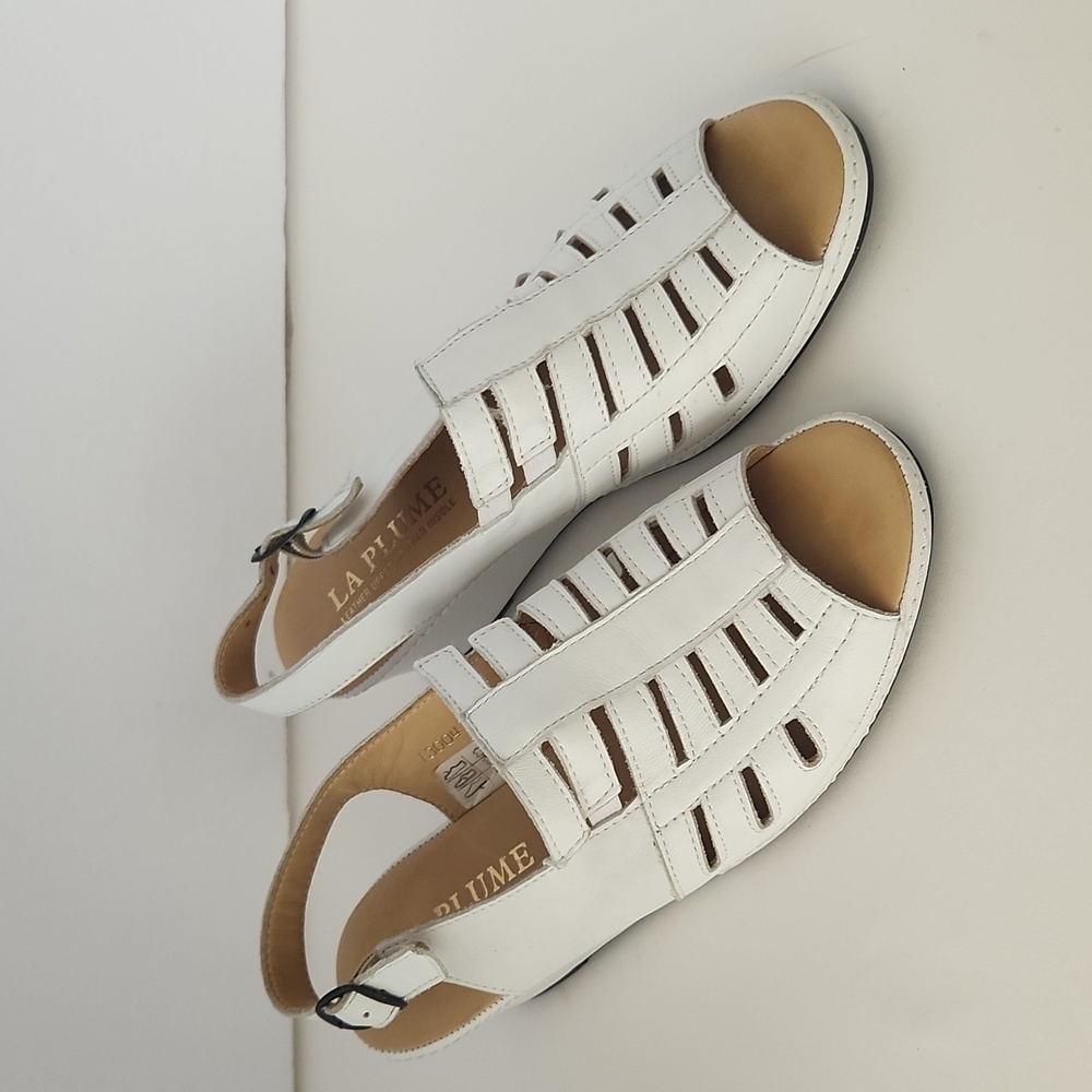 LA PLUME Women's  Leather White  Wedge Sandals  Slze 40 / 81/2